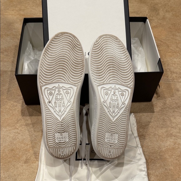 Gucci Off-White Leather Sneakers - Picture 5 of 7